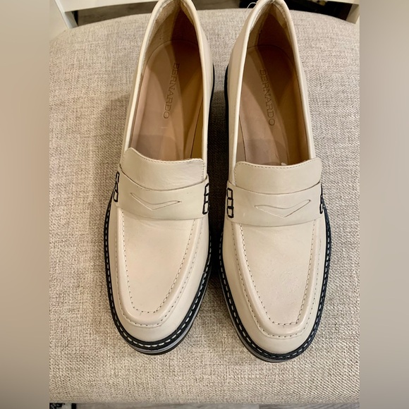 BNWOB Bernardo Bone Chunky Heeled Leather Loafers - Picture 2 of 7